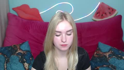 Snapshot of sofysoft chatting on November 6, 6:36 am sofysoft online show from November 6, 6:36 am