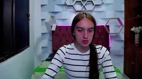 Snapshot of sofyswee chatting on March 11, 12:22 am sofyswee online show from March 11, 12:22 am