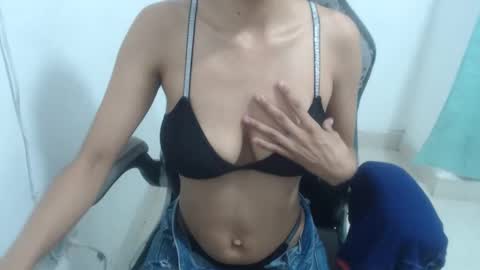 Snapshot of sol_lucia chatting on November 10, 12:04 pm Sol lucia online show from November 10, 12:04 pm