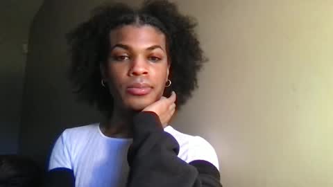 Snapshot of solaceeve chatting on November 17, 6:35 pm SolaceEve online show from November 17, 6:35 pm