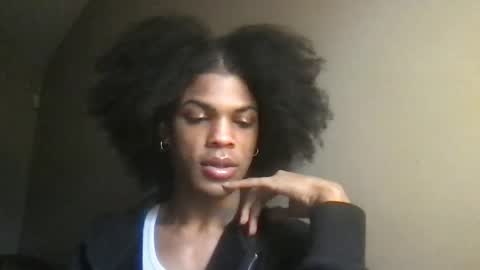 Snapshot of solaceeve chatting on December 4, 4:05 pm SolaceEve online show from December 4, 4:05 pm