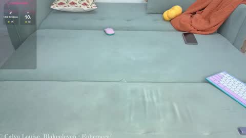 Snapshot of solaralice chatting on October 18, 7:47 pm SolarAlice online show from October 18, 7:47 pm