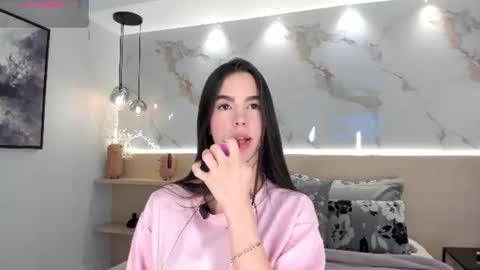 Sol Avelar online show from June 21, 1:19 am