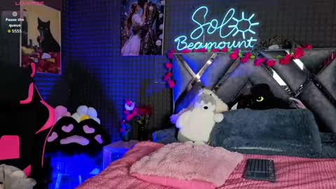 Snapshot of solbeaumont chatting on April 22, 7:59 pm Sol online show from April 22, 7:59 pm