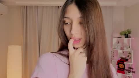 Snapshot of soledadrook chatting on November 12, 4:35 am Monica online show from November 12, 4:35 am