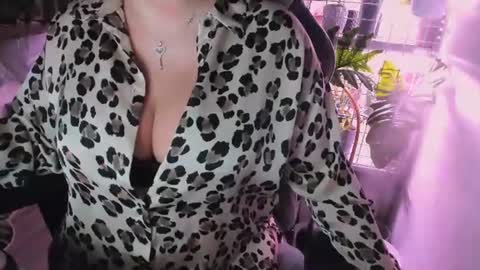 Snapshot of solisgaby chatting on July 24, 7:56 pm Gaby Solis online show from July 24, 7:56 pm