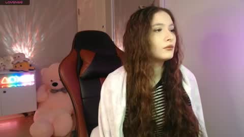 Snapshot of solitudebby chatting on April 15, 10:21 pm Becky online show from April 15, 10:21 pm