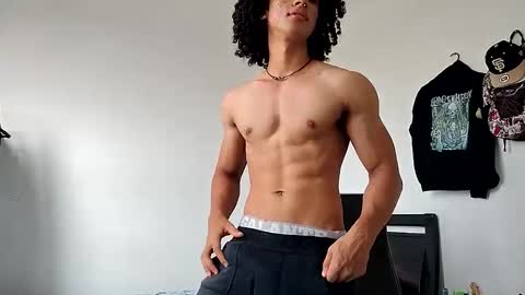 Hi Im Weller Check my Bio  online show from March 26, 9:09 pm