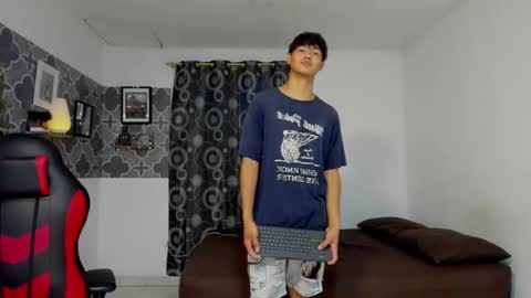 Snapshot of son_hades chatting on November 8, 7:45 pm son_hades online show from November 8, 7:45 pm