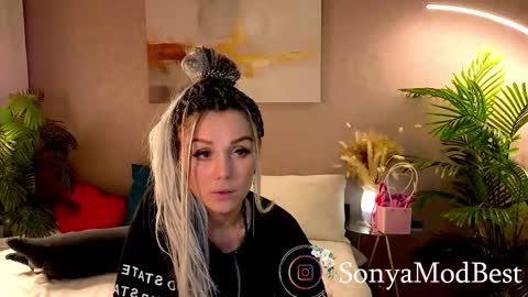 Snapshot of sonasprint chatting on October 19, 8:31 pm sonasprint online show from October 19, 8:31 pm