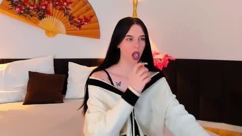 Snapshot of sonataray chatting on February 23, 5:32 pm Catherine online show from February 23, 5:32 pm