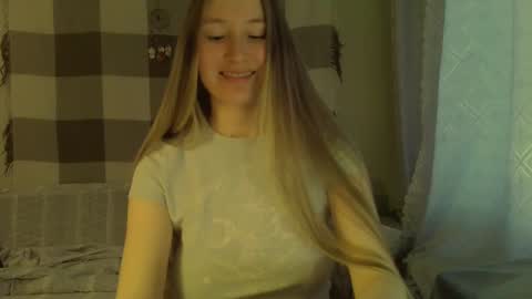 Snapshot of song_to_the_siren chatting on December 2, 10:39 am Mary online show from December 2, 10:39 am