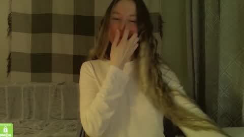 Snapshot of song_to_the_siren chatting on January 16, 10:02 pm Mary online show from January 16, 10:02 pm