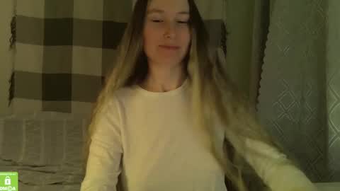 Snapshot of song_to_the_siren chatting on January 18, 8:40 pm Mary online show from January 18, 8:40 pm