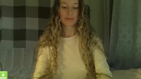 Snapshot of song_to_the_siren chatting on January 20, 2:36 pm Mary online show from January 20, 2:36 pm