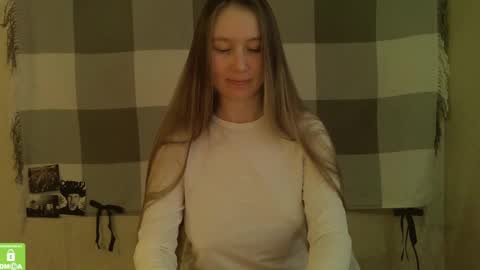 Snapshot of song_to_the_siren chatting on February 23, 9:33 am Mary online show from February 23, 9:33 am