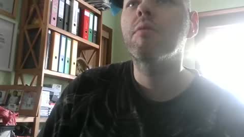 Tom online show from March 1, 2:52 pm