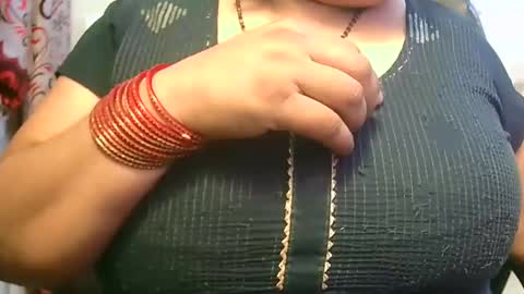 Snapshot of soni88888 chatting on December 7, 3:19 pm soni88888 online show from December 7, 3:19 pm