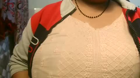 Snapshot of soni88888 chatting on December 8, 2:52 pm soni88888 online show from December 8, 2:52 pm