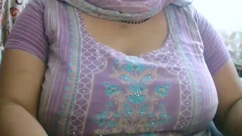 Snapshot of soni88888 chatting on December 9, 11:47 am soni88888 online show from December 9, 11:47 am