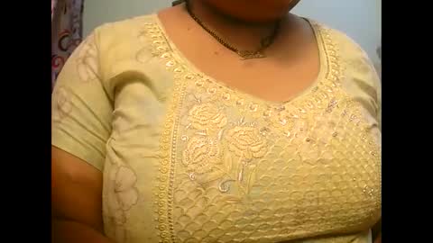 Snapshot of soni88888 chatting on December 13, 5:16 am soni88888 online show from December 13, 5:16 am