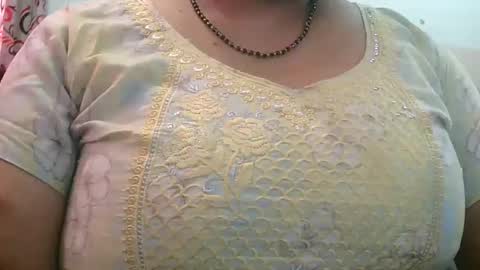 Snapshot of soni88888 chatting on February 5, 4:48 am soni88888 online show from February 5, 4:48 am