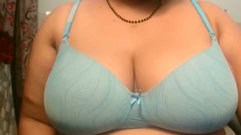 Snapshot of soni88888 chatting on February 9, 3:01 pm soni88888 online show from February 9, 3:01 pm