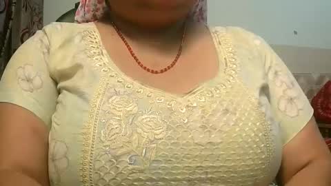 Snapshot of soni88888 chatting on February 18, 3:32 pm soni88888 online show from February 18, 3:32 pm