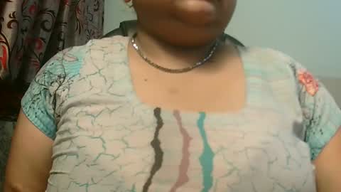 Snapshot of soni88888 chatting on March 1, 12:39 am soni88888 online show from March 1, 12:39 am