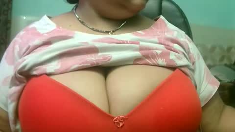 Snapshot of soni88888 chatting on October 4, 8:34 am soni88888 online show from October 4, 8:34 am