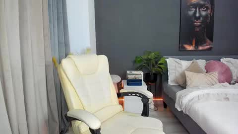 Sonia  Rey online show from October 27, 1:59 pm