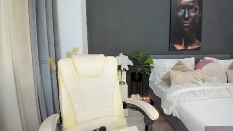 Snapshot of sonia__rey chatting on July 20, 2:30 pm Sonia Rey online show from July 20, 2:30 pm