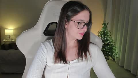 sonia_moon_ online show from December 21, 5:47 am