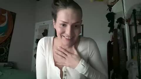 Snapshot of sonnieday chatting on May 24, 7:46 am Sonnie Day online show from May 24, 7:46 am