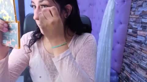 Snapshot of sophi_hardd chatting on January 18, 1:15 pm sophi_hardd online show from January 18, 1:15 pm