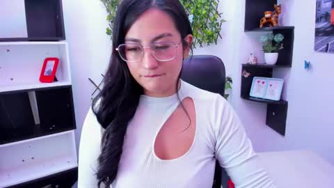Snapshot of sophi_hardd chatting on February 21, 4:19 pm sophi_hardd online show from February 21, 4:19 pm