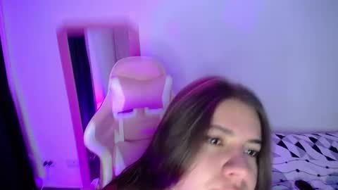 sophi_oo online show from November 7, 2:33 am