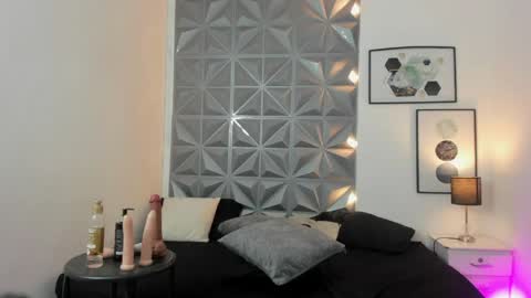 Sophia online show from April 15, 1:51 pm