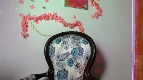 Snapshot of sophia_dazza398 chatting on October 18, 10:10 pm sophia online show from October 18, 10:10 pm