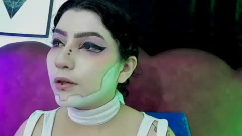 Snapshot of sophia_dk chatting on July 4, 4:24 pm sophia hottie online show from July 4, 4:24 pm
