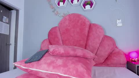 Sophi  online show from January 7, 5:43 am