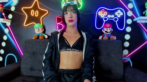 Sophi  online show from February 4, 9:49 am