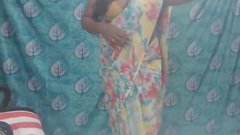 Snapshot of sophia_indian chatting on November 17, 5:19 pm Sophia Tamil online show from November 17, 5:19 pm