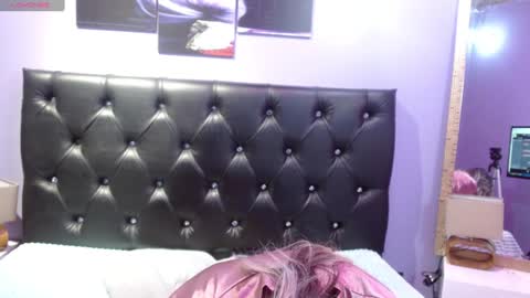 Snapshot of sophia_ny chatting on December 26, 7:49 pm SOPHIA online show from December 26, 7:49 pm