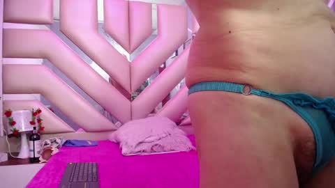 Snapshot of sophia_ny chatting on February 26, 7:38 pm SOPHIA online show from February 26, 7:38 pm