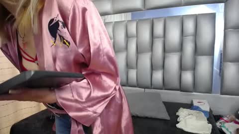 Snapshot of sophia_ny chatting on February 28, 7:35 pm SOPHIA online show from February 28, 7:35 pm