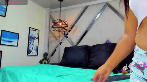 Sophia  Ostin online show from December 2, 4:07 am