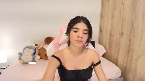 Snapshot of sophia_storn chatting on February 18, 2:18 am Sophia Storm online show from February 18, 2:18 am