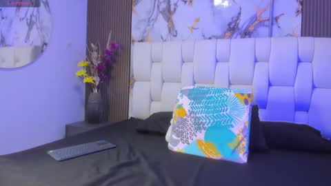 sophiaa10 online show from March 30, 7:15 pm