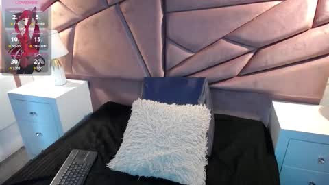 Sophi  online show from November 6, 3:02 pm